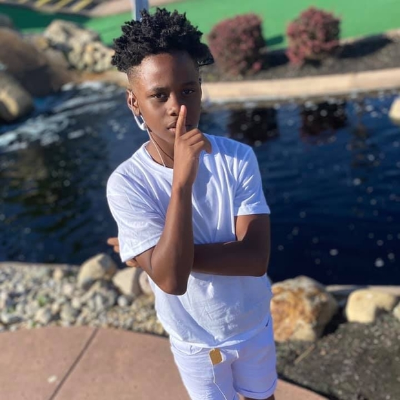 Meet your Posher, Dai - Picture 1 of 1